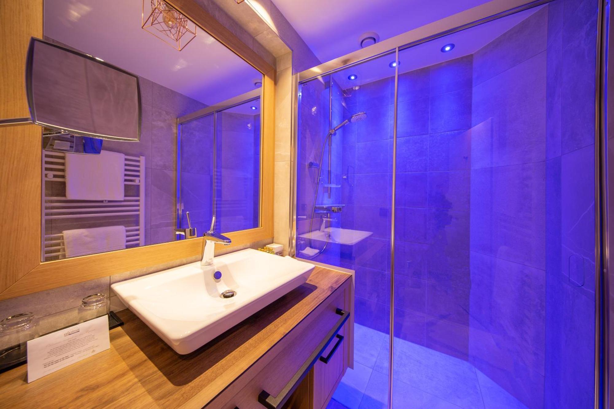 Hotel Alpina Deluxe اوبرغورغل المظهر الخارجي الصورة