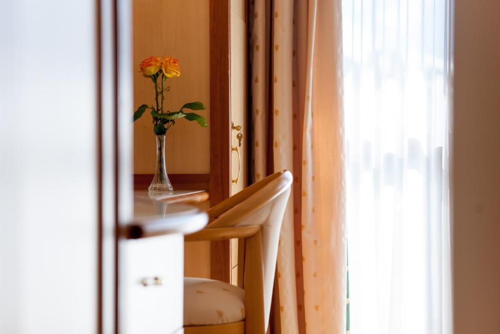 Hotel Alpina Deluxe اوبرغورغل الغرفة الصورة