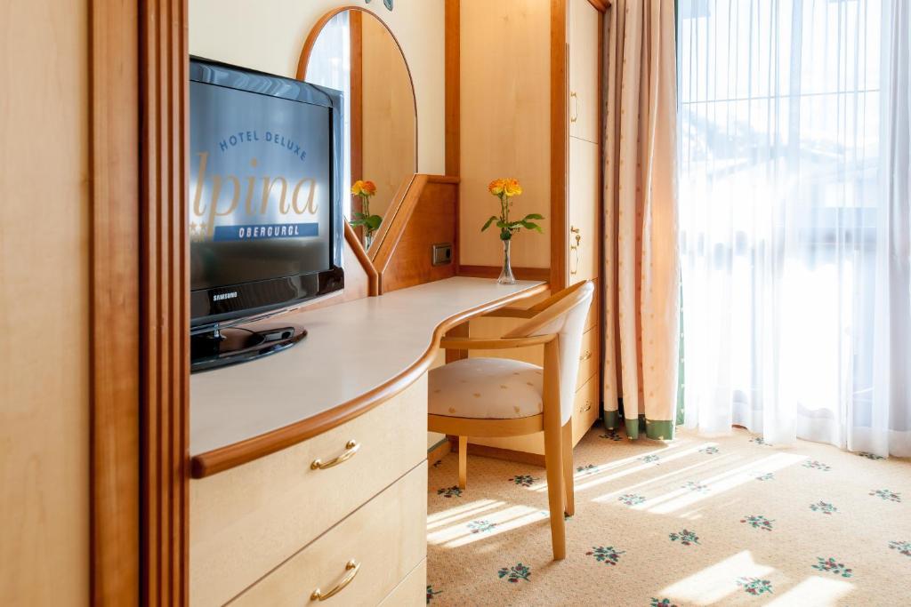 Hotel Alpina Deluxe اوبرغورغل الغرفة الصورة