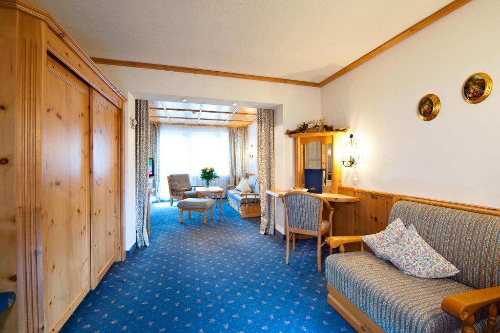 Hotel Alpina Deluxe اوبرغورغل الغرفة الصورة