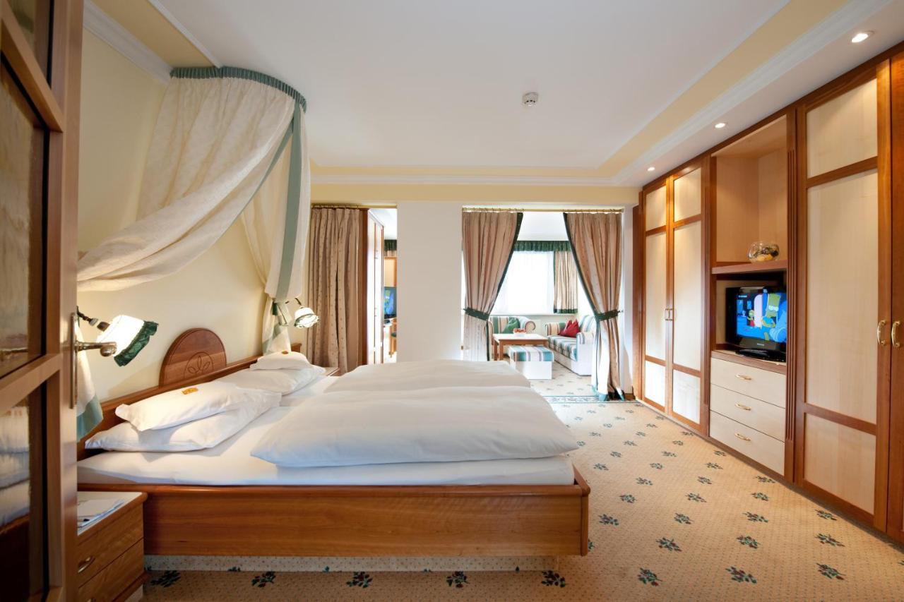 Hotel Alpina Deluxe اوبرغورغل الغرفة الصورة