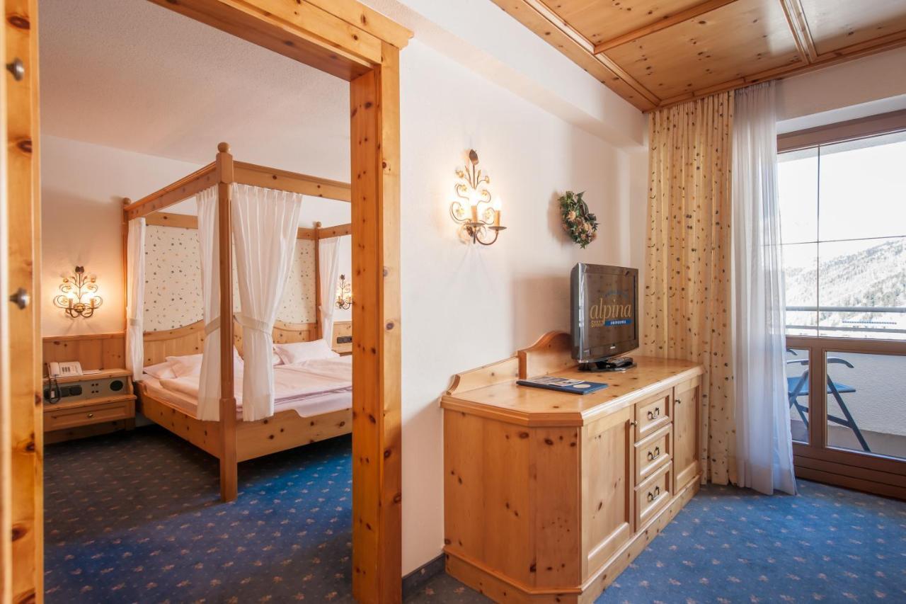 Hotel Alpina Deluxe اوبرغورغل الغرفة الصورة